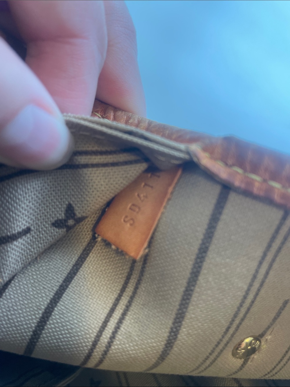 Louis Vuitton Neverfull tote - Picture 11 of 11